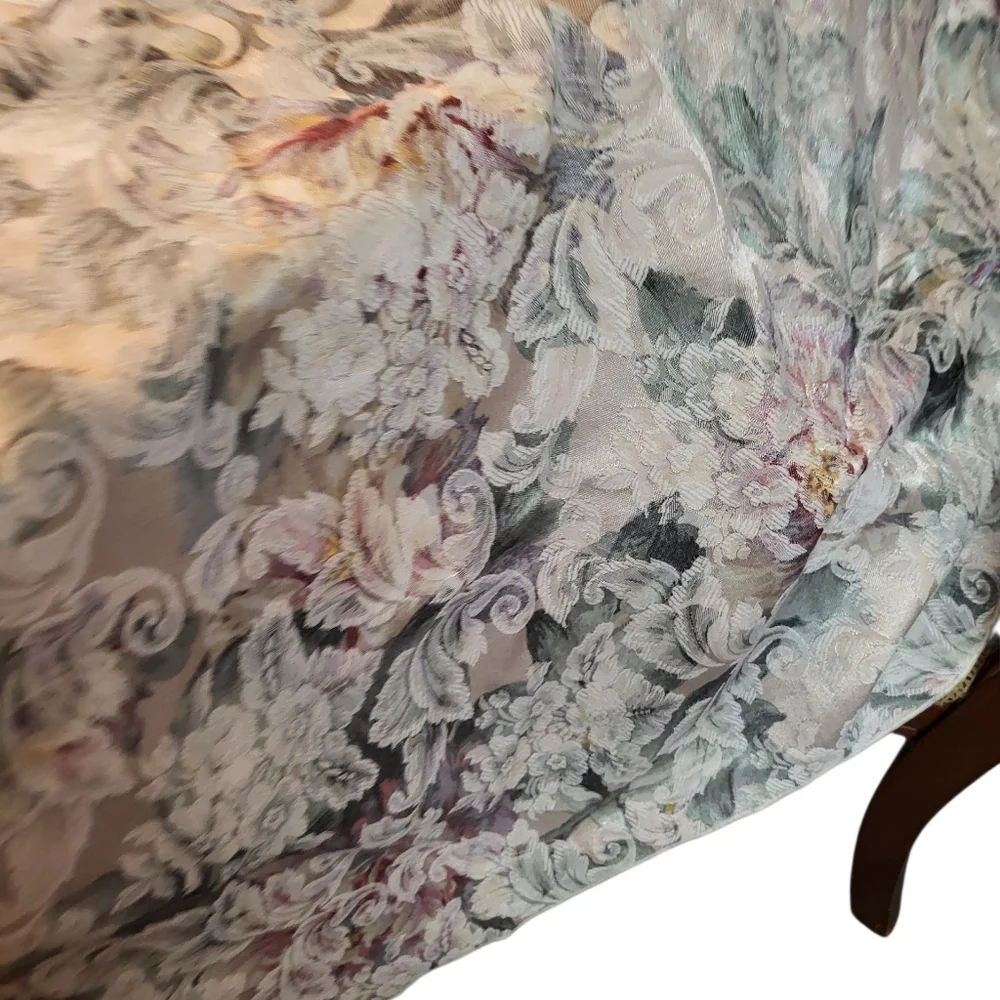 Vintage Floral Dining Tablecloth - Cream, Pink, Green